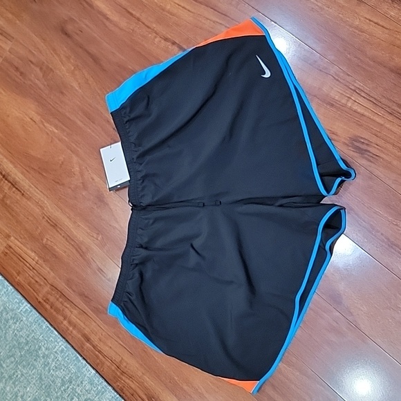 NWT Plus Size NIKE DRI-FIT RUNNING Shorts - Picture 2 of 6